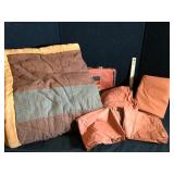 HomeTrends Bed Set Comforter and Full Sheet Set