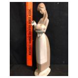 Lladro Girl With Lamb Porcelain Figurine 4505