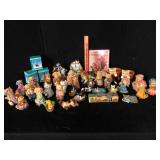 Lot of 35 Cat Figurines Clock and Cat Decor