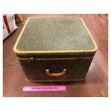 Oshkosh Vintage Hat Box Train Case Luggage