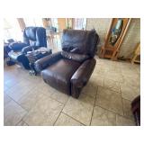 La-Z-Boy Leather Recliner-Electric La-Z-Boy Leather Recliner-Electric