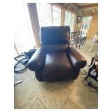 La-Z-Boy Leather Recliner-Electric La-Z-Boy Leather Recliner-Electric