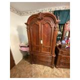 Armoire 40"L x 22"W x 81"H Armoire 40"L x 22"W x 81"H
