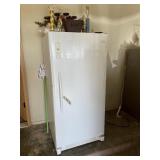 Frigidaire Upright Freezer-Med Frigidaire Upright Freezer-Med