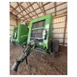 John Deere 469 Silage Special Round Baler