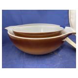 2 Pyrex bowls