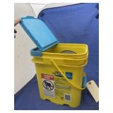 Plastic bucket w/Rubber tubing