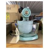 Vintage Electric Counter Top mixer w/2 bowls