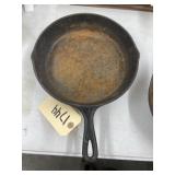 8SK Cast Iron Skillet
