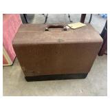 Antique Singer Sewing Machine w/Case