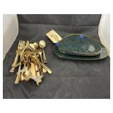 Green & Gold Plastic Plates & Flatware