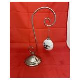 Metal Ornament Display w/Ornament
