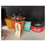 Halloween Dï¿½cor - Jokes Book - Christmas Globe