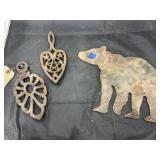 2 Trivets & Metal Bear