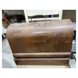 Singer Sewing Machine in Carrying Case