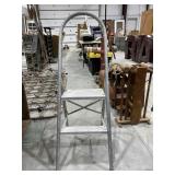 Metal 2-Step Ladder