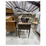 Vintage Elec Sewing Machine w/Foot Pedal
