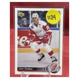 1992 UPPERDECK HOF STEVE YZERMAN CARD