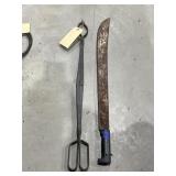 Machete - Metal Tongs
