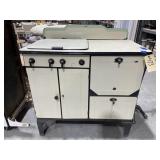 Vintage 4-Burner Gas Stove
