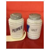 Salt/Pepper Shakers