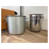 Stock Pot w/Lid & Stainless Steel Container