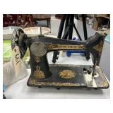 Vintage Singer Sewing Machine AB632399