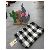 Throw Rug & Wooden Cactus Dï¿½cor