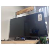 Insignia Flat Screen TV w/Remote 32"