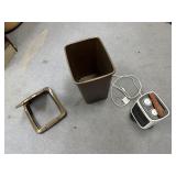 Plastic Trash Bin w/Pelonis w/Space Heater