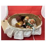 Basket Bassinet w/4 Small Dolls