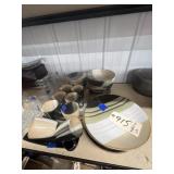 Set of Home Trends Dinner Plates - Bowls