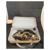 Travel Case w/Fashion Necklaces
