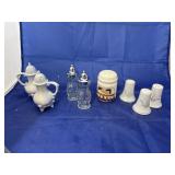 8 Salt/Pepper Shakers
