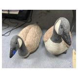 2 Pc - Porcelain Porch Geese