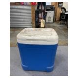 Rolling Igloo Ice Cube Cooler