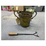 Metal Bucket w/Claw