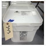 Legacy Premium 120 Serving Entree Pail 2014
