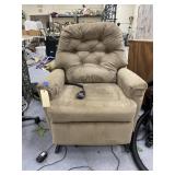Cloth Upholstered Elec Lift Chair