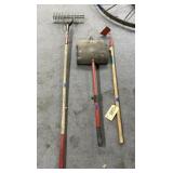 Garden Hoe - Dust Pan - Yard Tool