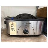 10 Qt Roaster Oven - no lid w/Cake Plate