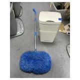 Duster - Small Wastebasket