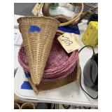 Paper Plate Holders - Wicker Breadbasket