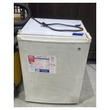 GE Mini Fridge 18"L x 18"W x 25"H