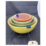 2 Pyrex Nesting Bowls & 2 Nesting Bowls