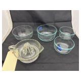Clear Glass Juicer - Pyrex Bowls - Clear Glass Bow