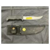 Buck 5-1/2" Fixed Blade Knife in Nylon Sheath