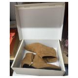 Sz 8 Comfort Sueded Booties