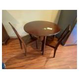 Round Drop Leaf Table w/2 Chairs 40"