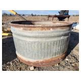 Round Metal Feeder
